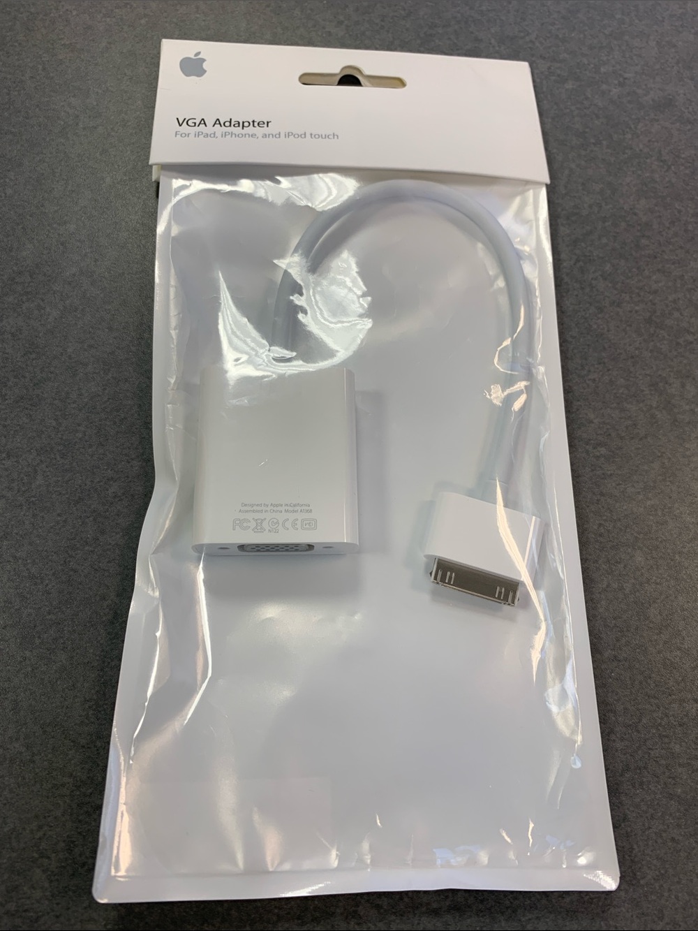 Apple White VGA Adapter for iPad/iPhone